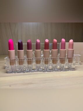 KKW Beauty Pink Creme 8 Piece Lipstick Set